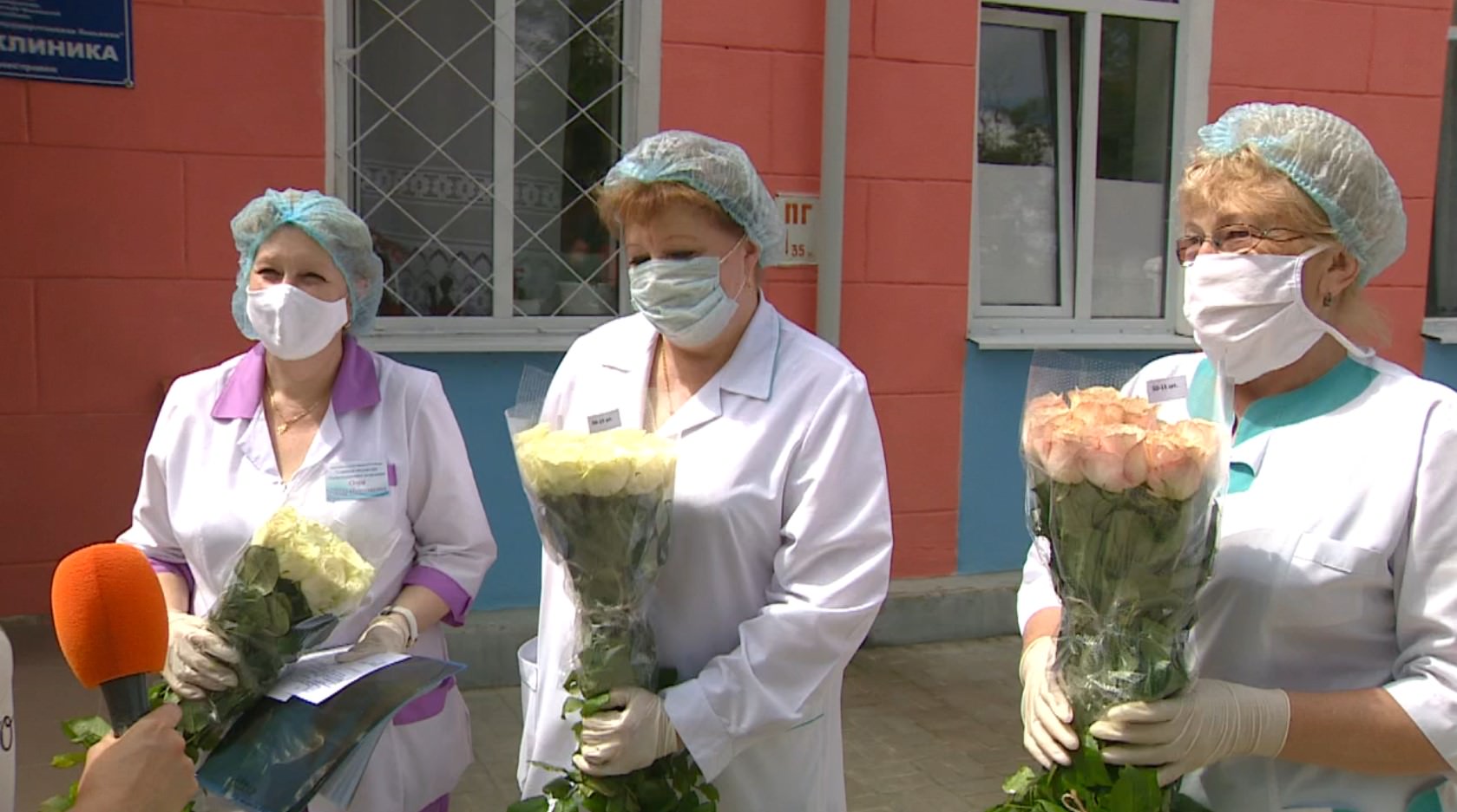 Тираспольский розарий опять дарит цветы врачам