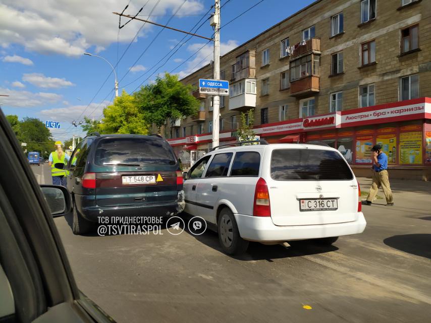 На Бородинке столкнулись 4 машины