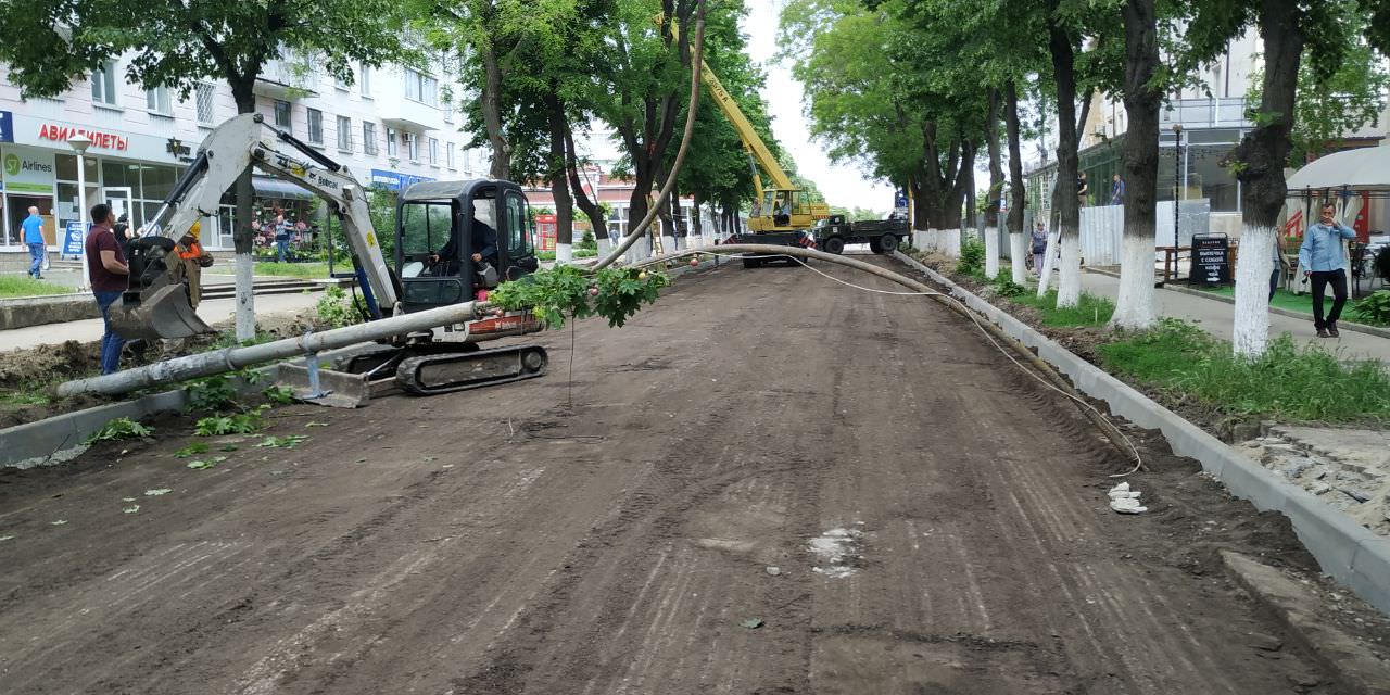 В самом центре Бендер, на улице Ленина, большой ремонт дороги