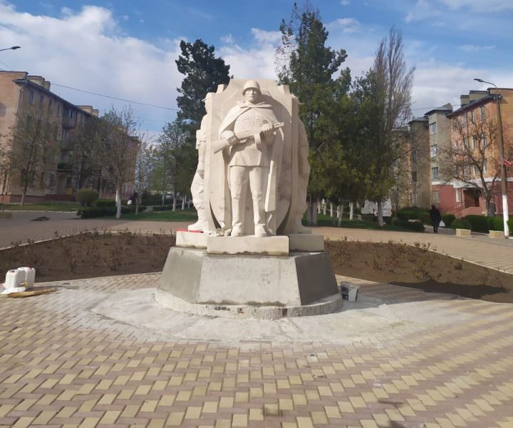 В Днестровске появился памятник ветеранам трёх войн: 